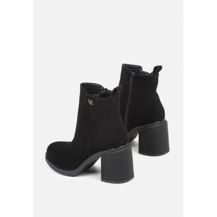 T83632-38-black