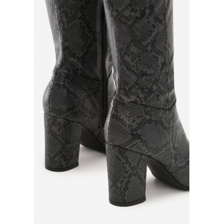 Black Women's boots on the post 3316-38-black