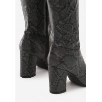 Black Women's boots on the post 3316-38-black