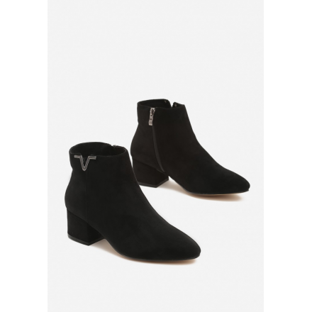 Black Boots on a low post 8525-38-black