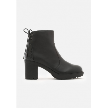 Black Boots on the post 8507-1A-38-black